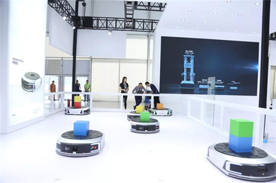 世界機器人大會亮點 | 探秘《北京新聞》亮相的物流機器人，解鎖北京智慧物流新圖景